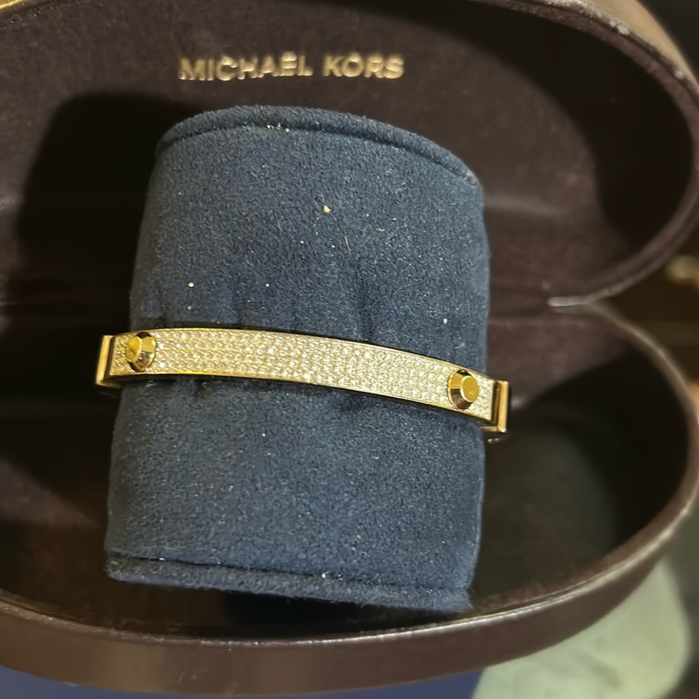 MICHAEL KORS GOLD plated‎  CRYSTAL STUD BANGLE - Picture 5 of 11